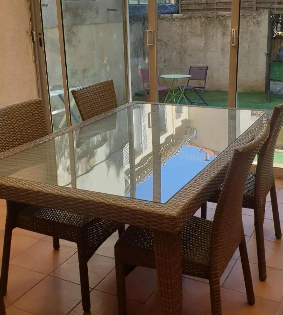 Appartement T3 Rez De Jardin Marseille Apartment